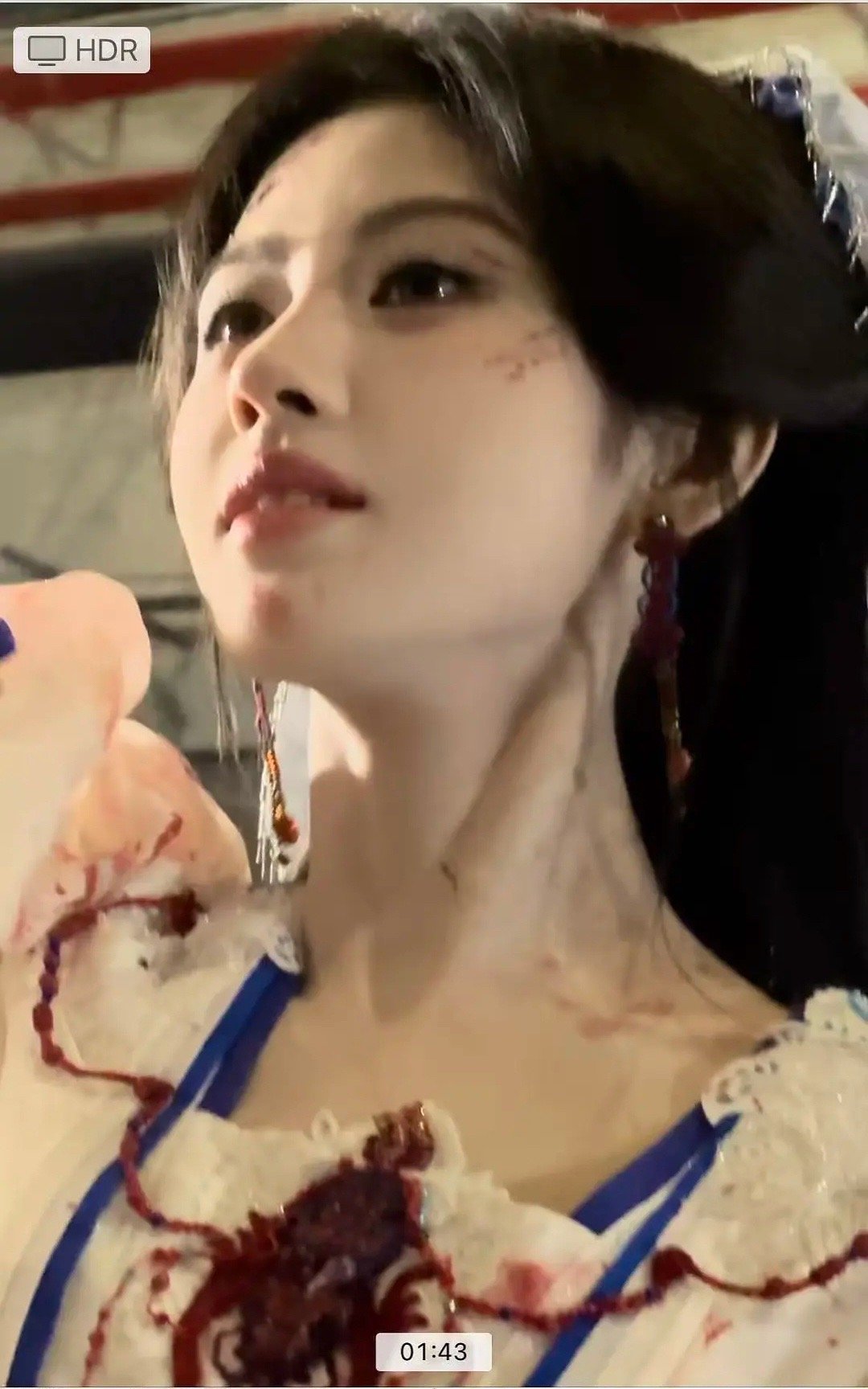 鞠婧祎脖子修长，真的会衬得人好有气质 