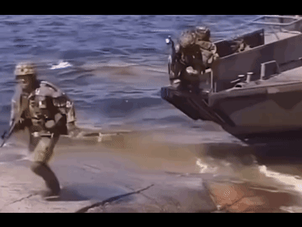 这军队下炕都费劲