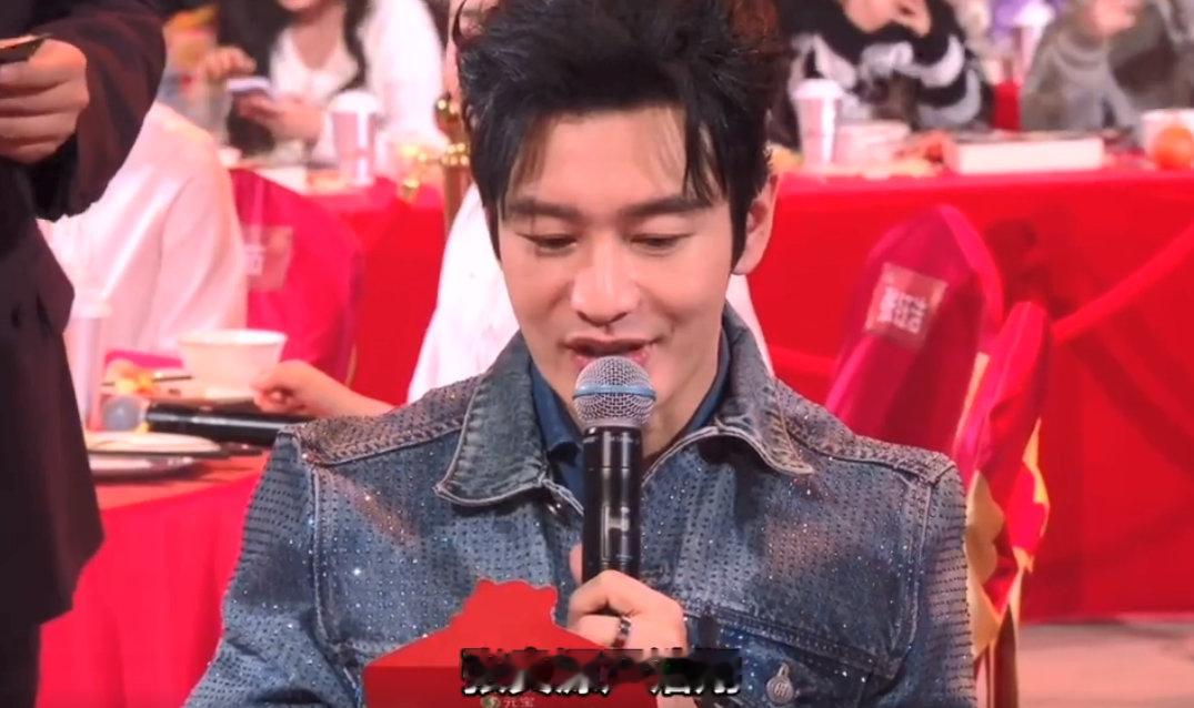 黄晓明 时代少年团永远在一起真的能够感受出黄晓明和时代少年团的关系不要太好，毕竟