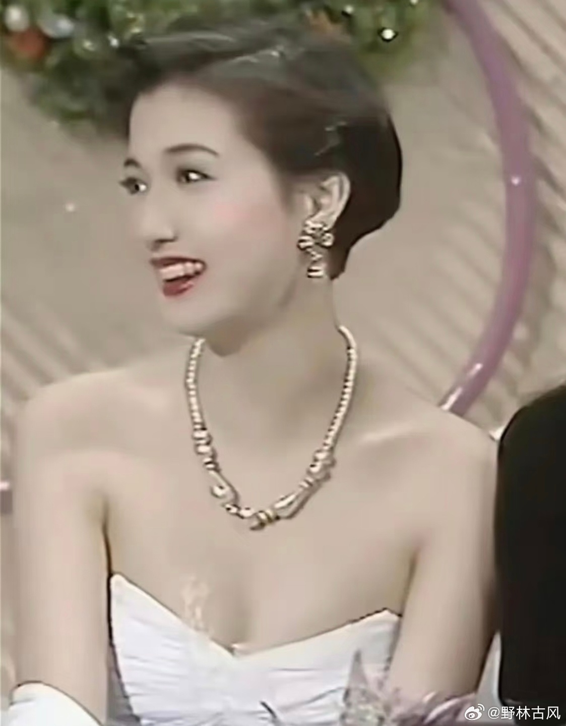 吴绮莉：176身高，17岁获亚洲小姐冠军！ 