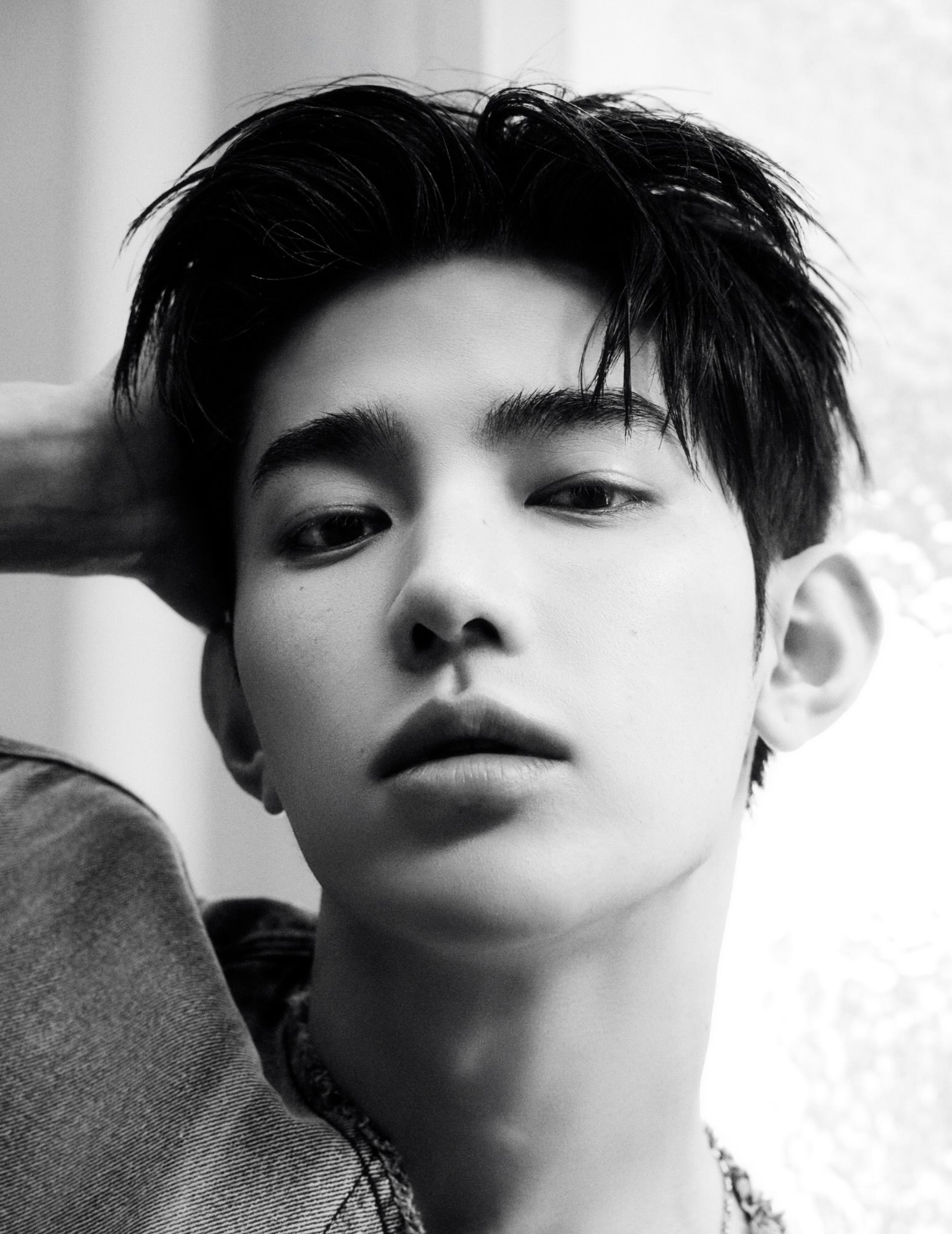 章昊 × Singles Korea July 2026📷：Yoon Song