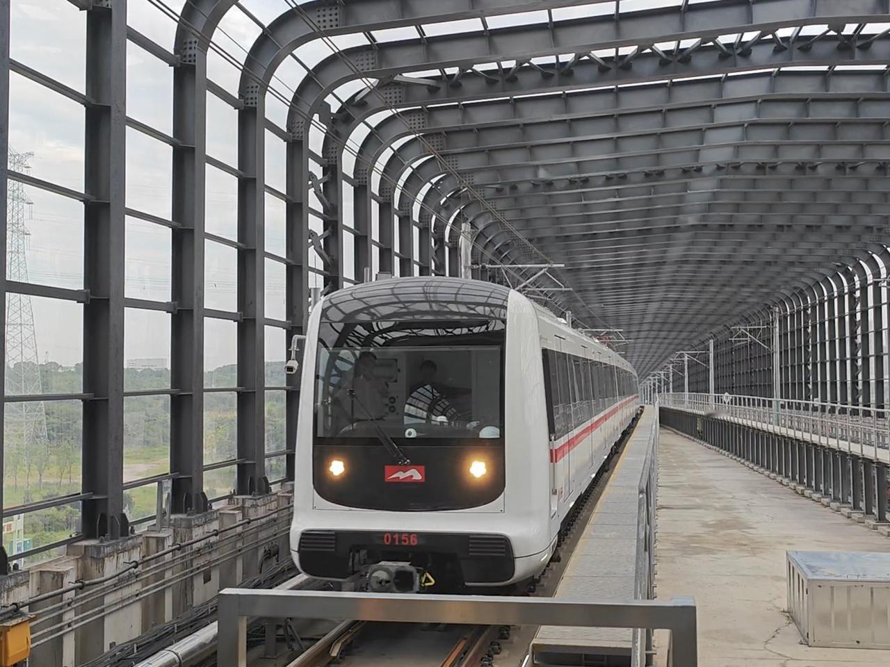 四轨织洪都：南昌地铁的精准与诗意
 
南昌地铁常被一句“只有4条线”轻轻带过，可