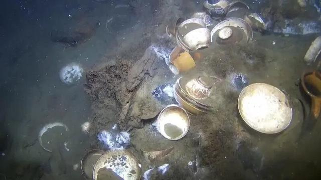 北欧深海惊现18世纪中国沉船。挪威考古人员在斯卡格拉克海峡水下约600米处，打捞