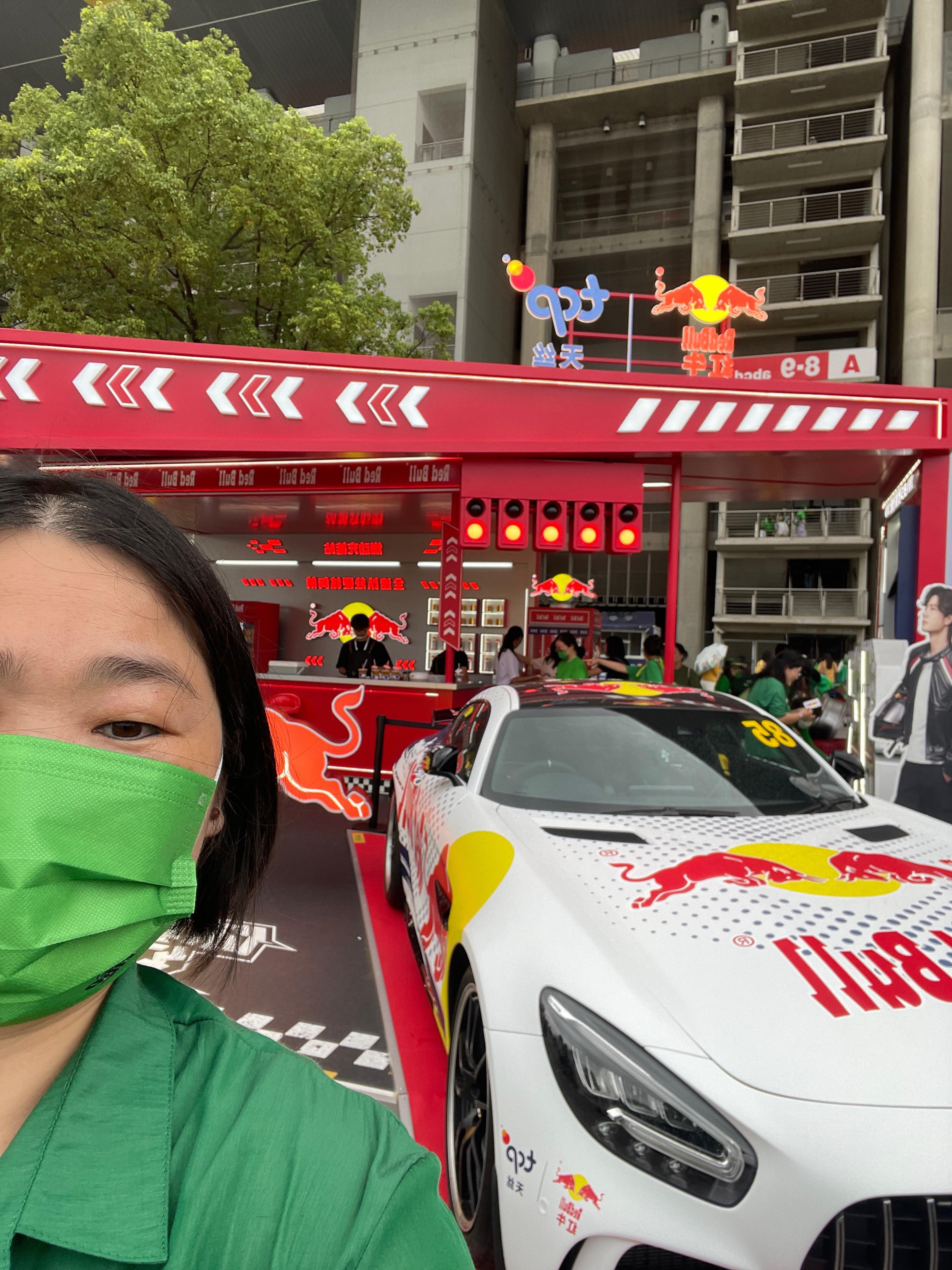 王一博[超话]  全速以赴硬核向前 ​​​