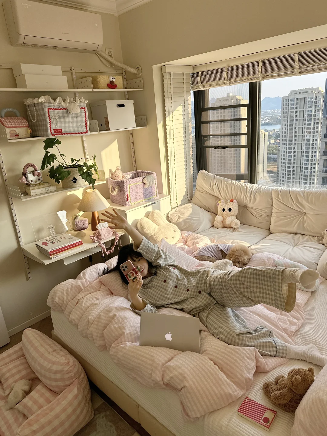i人的卧室✨很小但好好宅！！