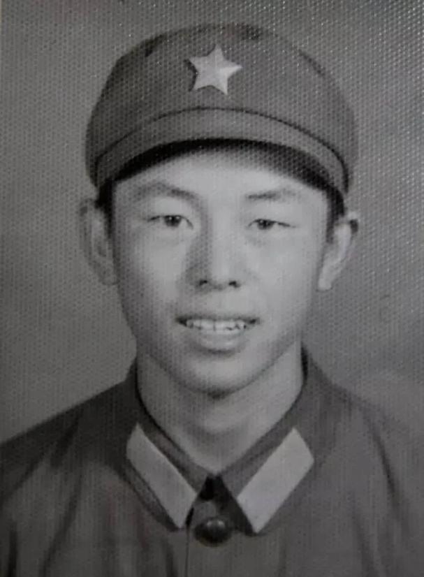 1987年，马占福在自卫反击战中牺牲。战后，团部来到他家看望英雄的母亲却找不到人