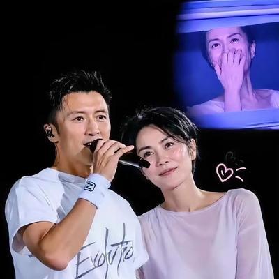 45岁谢霆锋，高调示爱！

8月8日晚上,沈阳一场演唱会,现场几万人,谁也没想到
