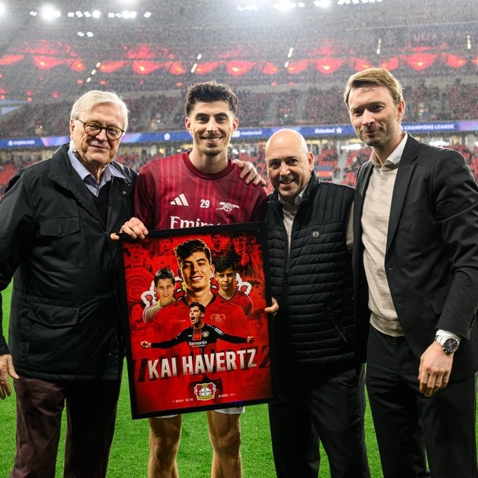 勒沃库森欢迎哈弗茨归来！ 