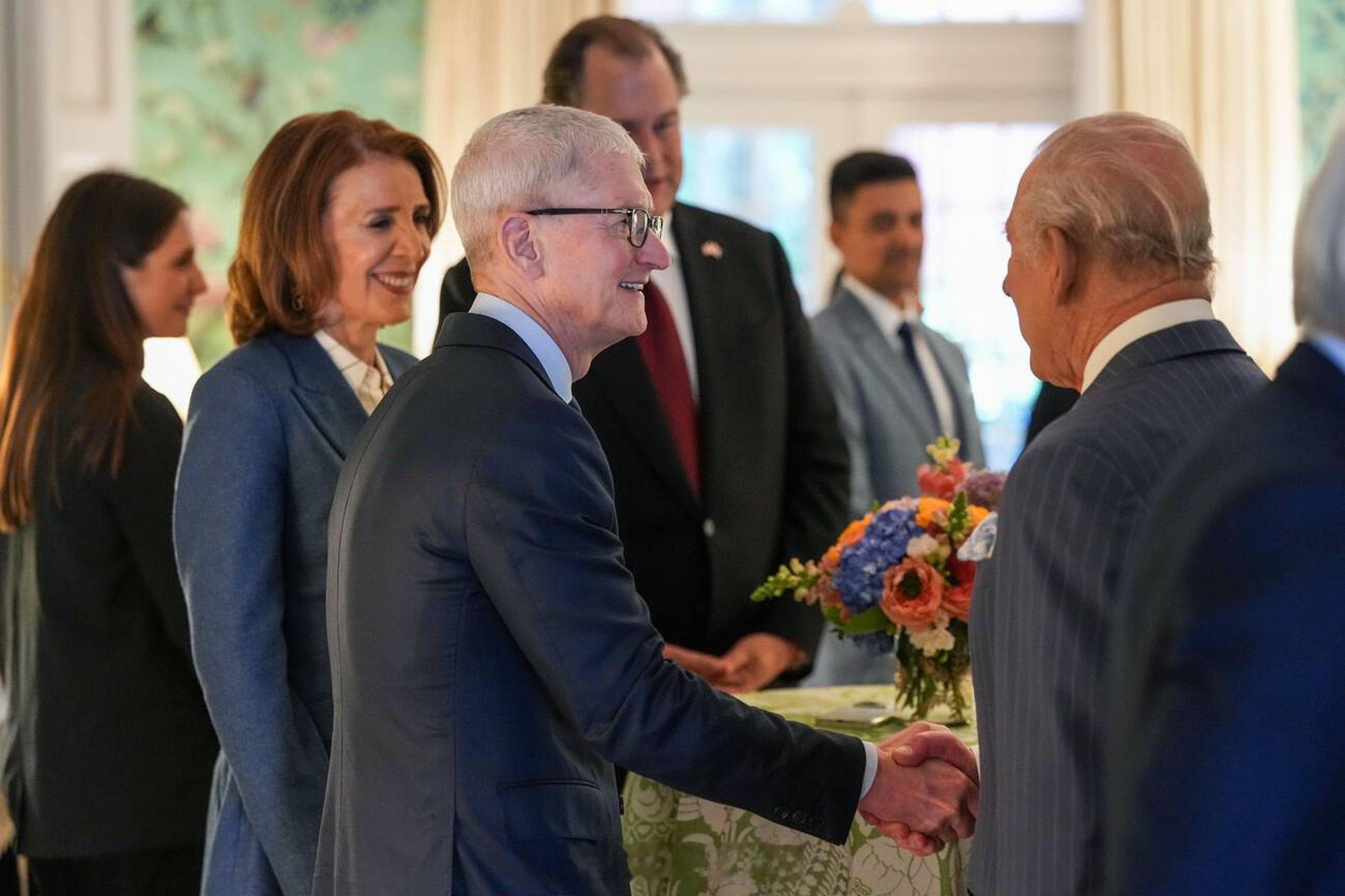 英国王室  2026年4月28日，查尔斯三世在布莱尔宫参加科技行业会议，其中就有