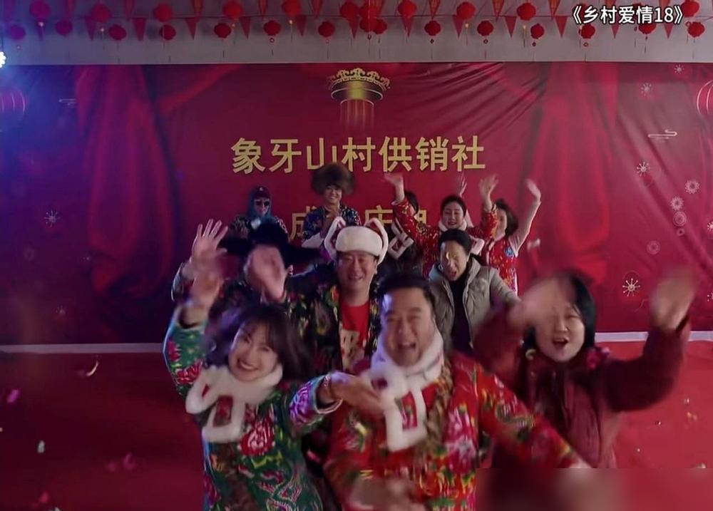 全网追着骂的温大灾，你以为她破防了？人家两口子在直播间数钱数到手软。
 
一个寡