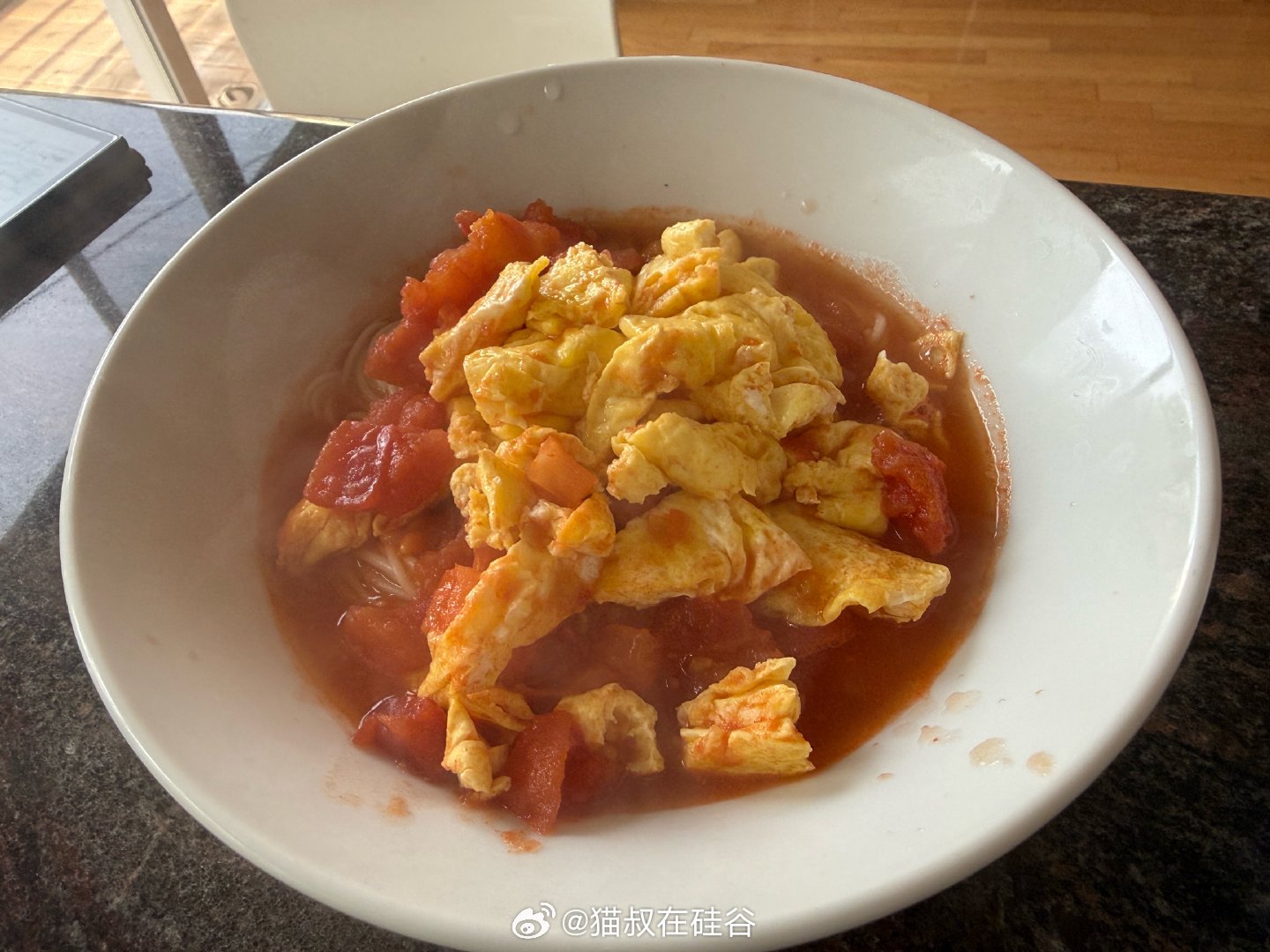 番茄鸡蛋面🍜不过这碗是伊宝的。减肥老男人继续吃脱脂酸奶加蛋白粉