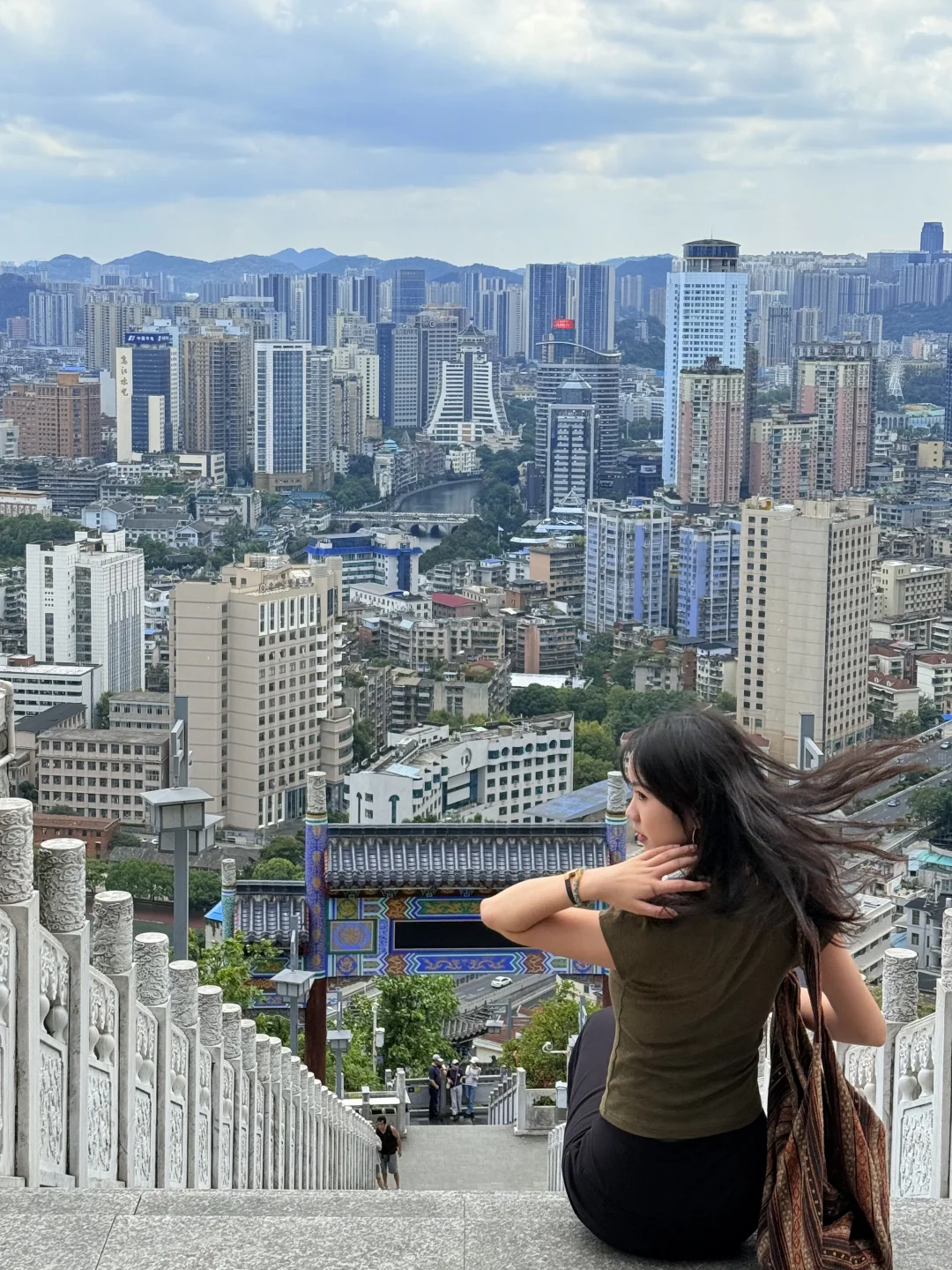 在贵阳！拍照出片的机位！都是不要钱的……