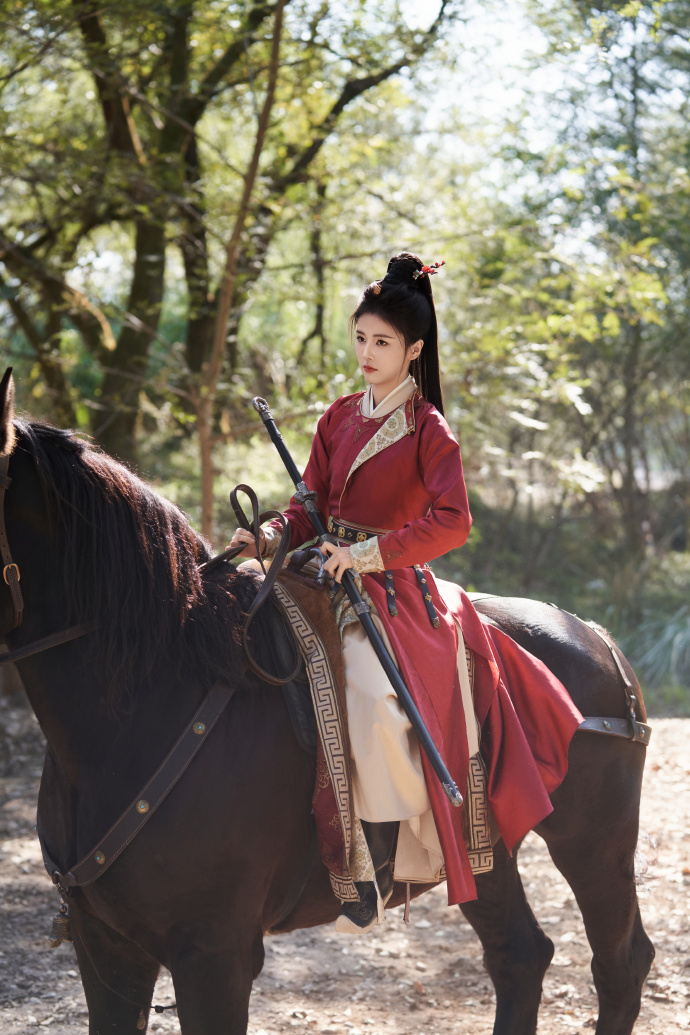 唐宫奇案有效播放破亿白鹿唐宫奇案有效播放破1亿 唐宫奇案有效播放破亿，白鹿唐宫奇