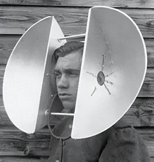 当年英国人发明雷达之后，为了不让德国人知道雷达的作用，他们在社会上拼命的宣传说，