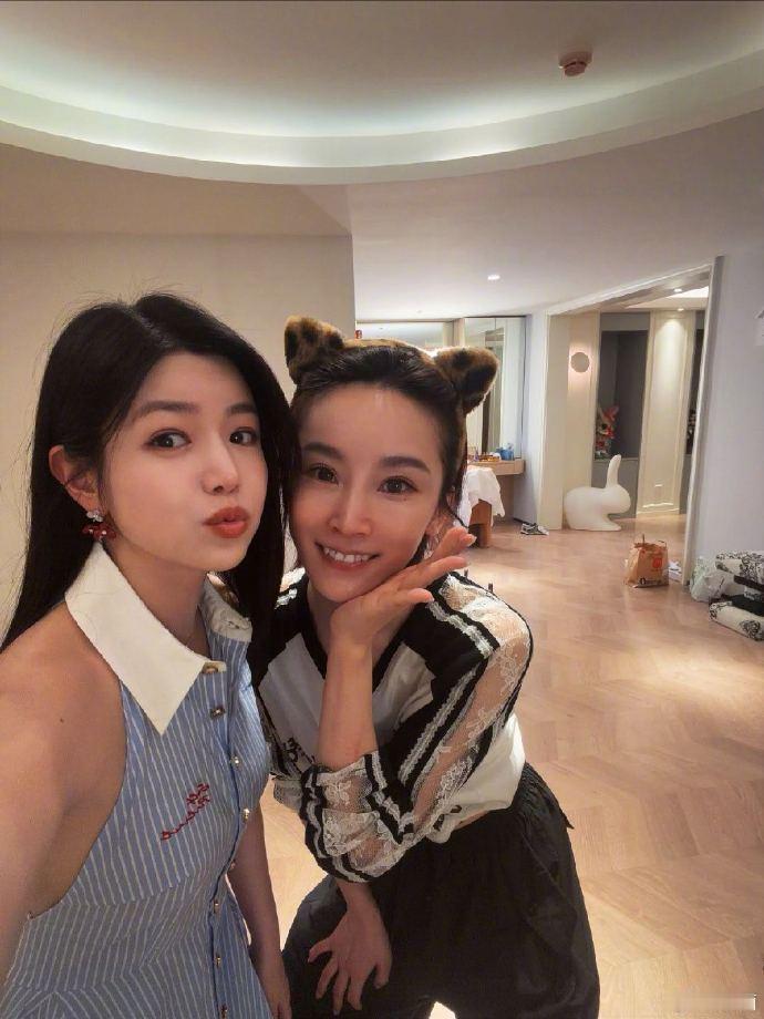 谢楠陈妍希合照陈妍希生日和谢楠在一起谢楠陈妍希合照，陈妍希生日和谢楠在一起！谁家