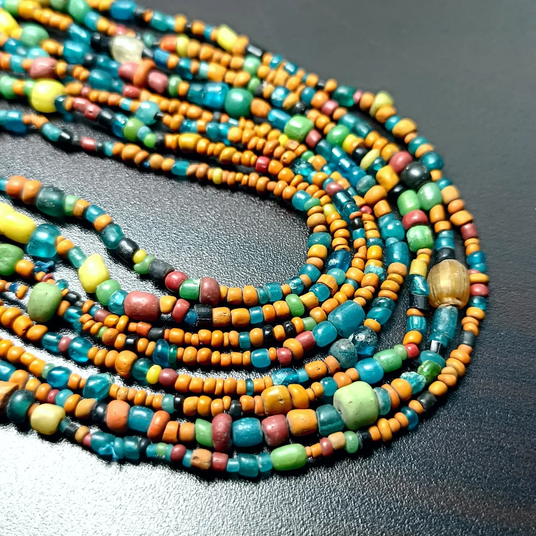 楼兰和敦煌色调的老琉璃，两年前来自于罗马