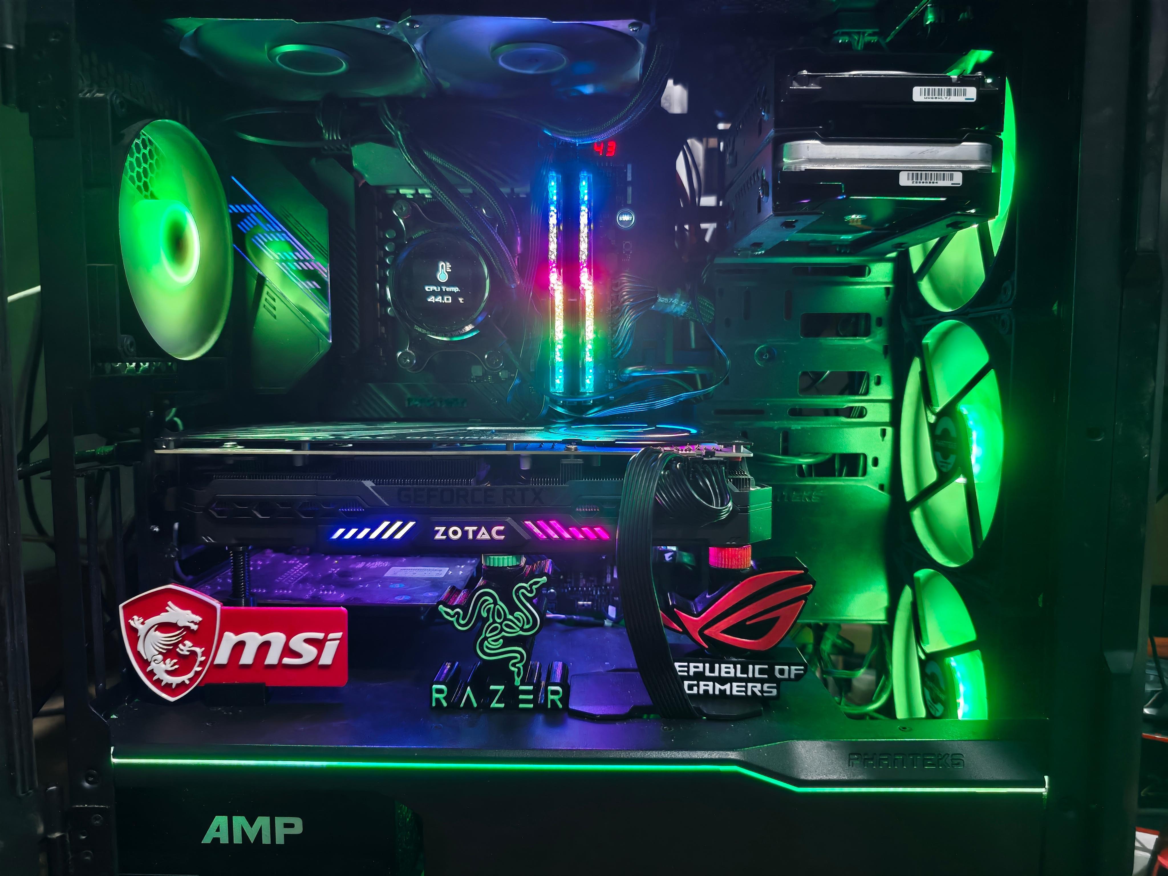 这次装机感觉显卡有点压主板，本来想买个显卡支架，一想我是有3D打印机的人呀。就自