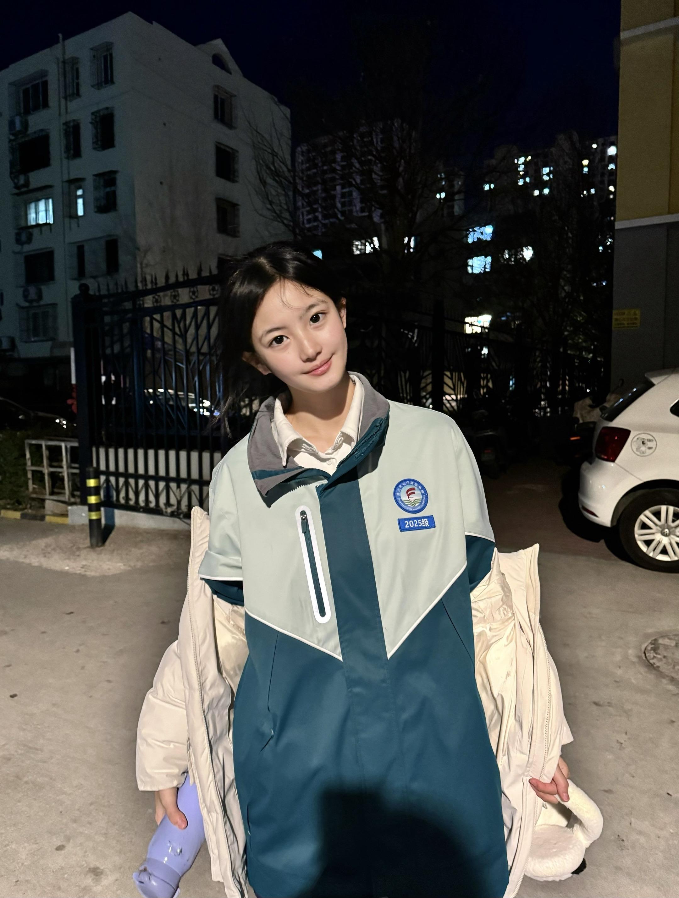 那年晚自习 放学的并肩 以为是永远 原来只是青春短暂的一段甜