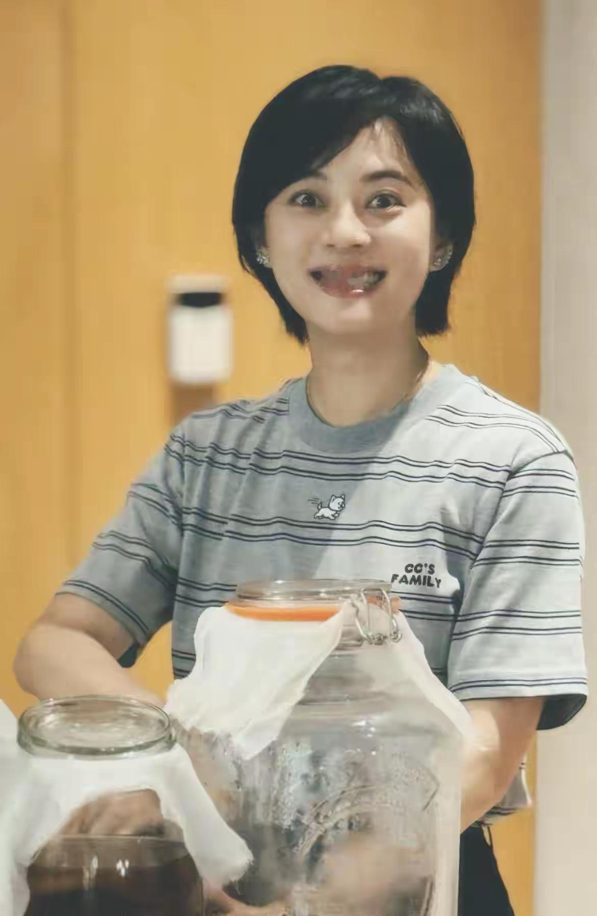 天呐，她又回到演甄嬛时候的颜值巅峰，练瑜伽真的能回春吗？