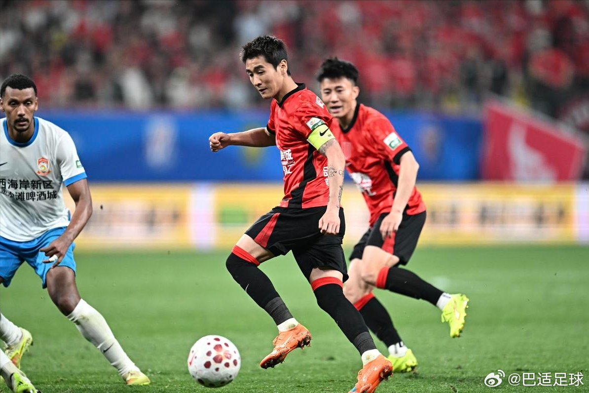 韦世豪31岁了，不少人对他的印象还停留在暴脾气，转眼间变得狠成熟了，已是蓉城和国