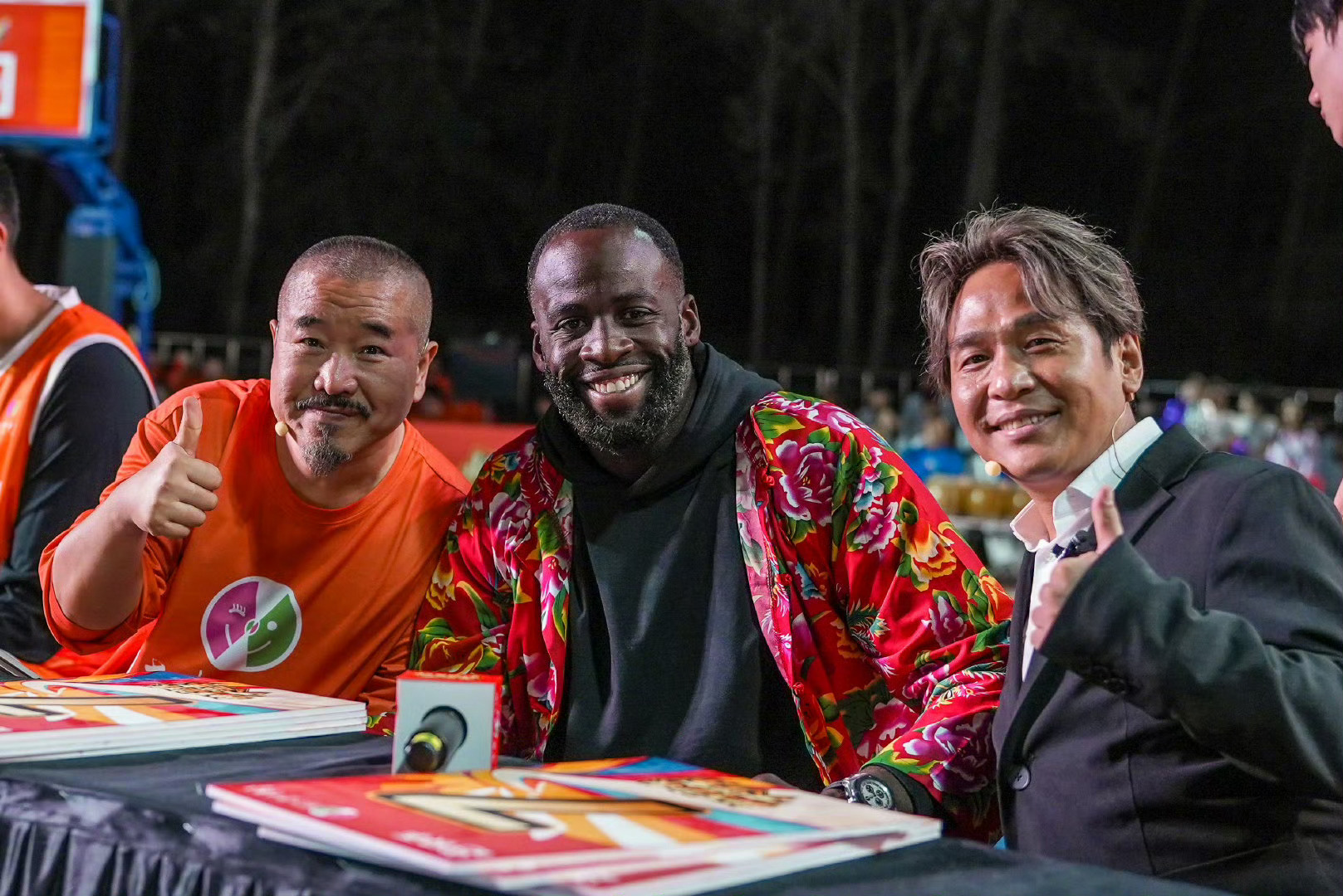 完全想不到这几个人坐在一起坐在一起了又觉得没有违和感怎么回事…[哈欠] ​​​