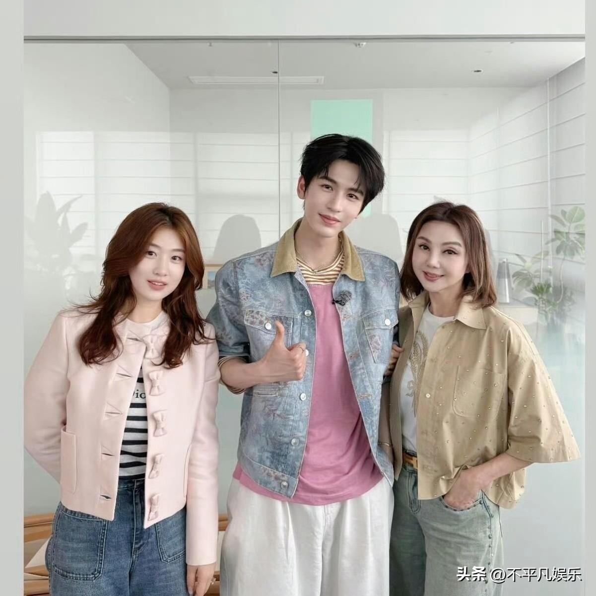 6月1日热搜词条“张凌赫与名媛合影”引发不小争议，点开才发现合影对象是74岁的资