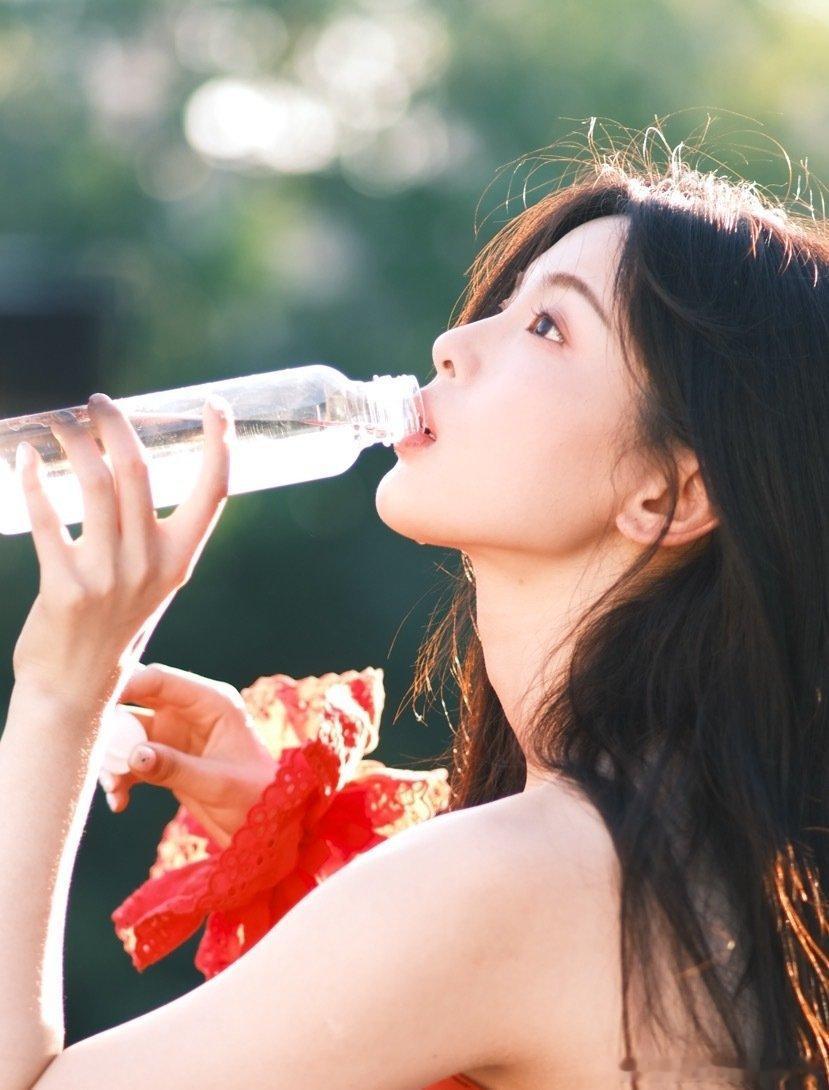 杨超越杨超越 杨超越0731生日快乐 杨超越郑雨  爱你是我一生无悔的决定，漫天