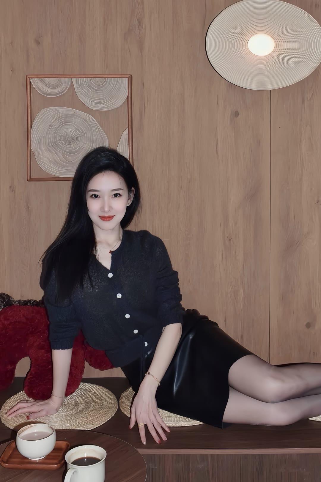 人生不能重来，怎么高兴怎么来！优雅自信穿搭分享 高雅气质美女