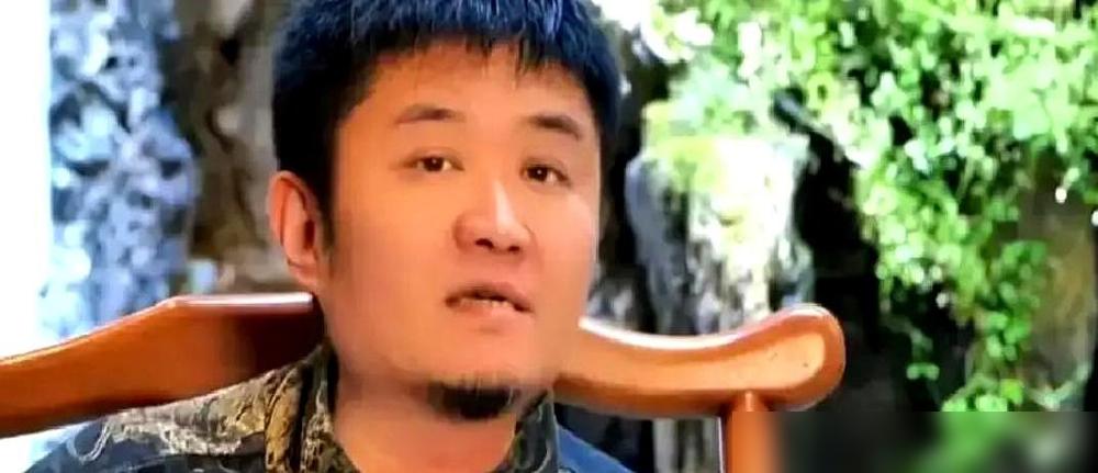 国家一级演员苗阜也愁卖票了，这事儿闹得。青曲社现在一周就敢排一场演出，就这还怕坐