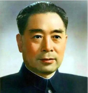 1975年，每天仅靠着营养液维持生命的周总理突然说：“要是能吃上一口桃子该有多好