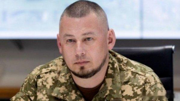 凤凰新闻【他或将接任乌总统办公厅主任，与美方关系良好】据乌克兰国家通讯社29日消