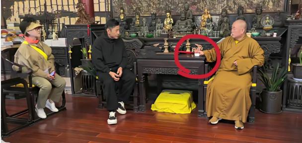 于荣光这趟少林寺之行，可有点尴尬！演员于荣光一家怀着诚意去少林寺拜会释永信，本以