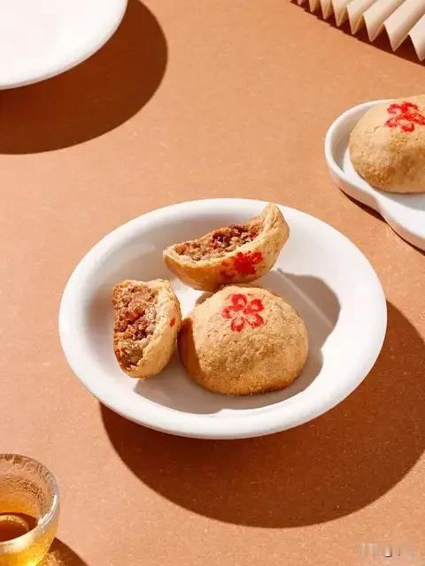 有些人为啥对月饼不感兴趣了？

月饼做为中秋节的一项必备食物，开始有些年轻人不买