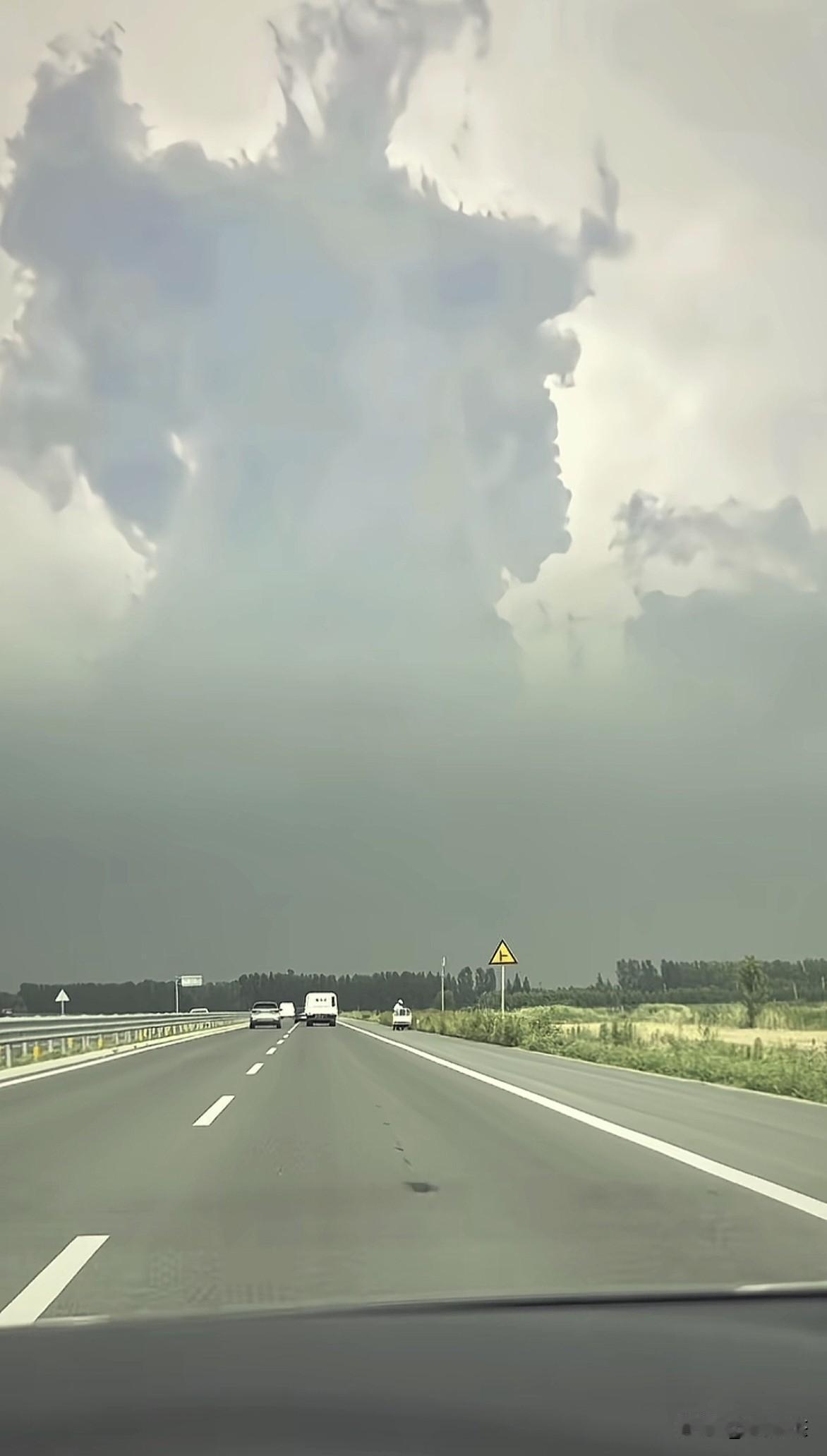 图一是原图，图二是AI，像不像？