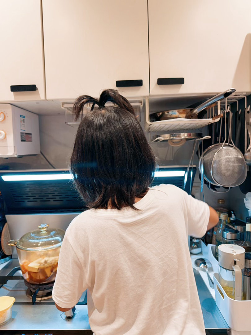 怎么能忘了发旺仔给我们炒番薯叶从香港学会了炒番薯叶～一路都在说要炒给我们吃🍽️