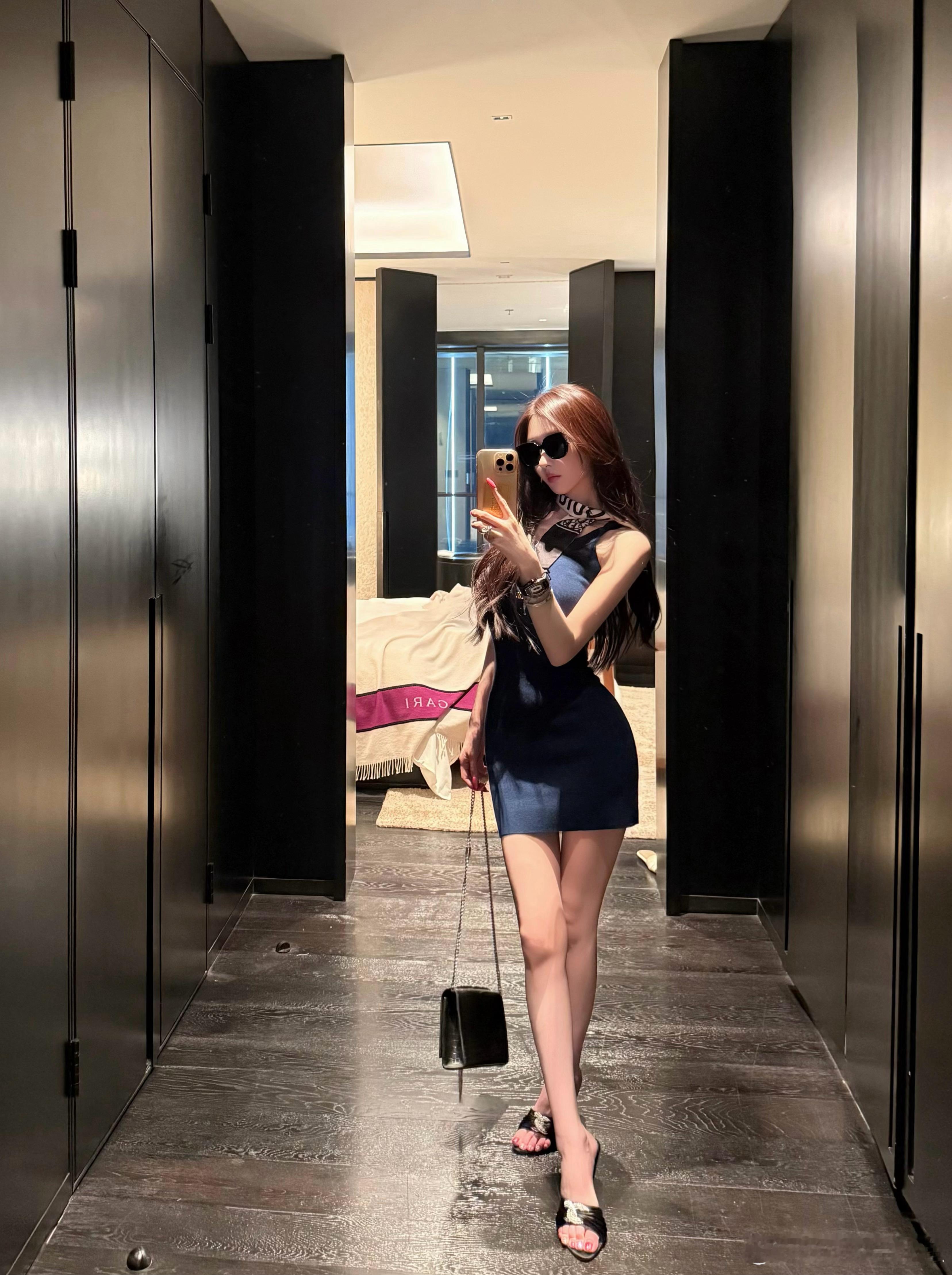 🕶️ ​​​