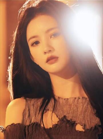 刘些宁女主剧上新不说的不说，刘些宁演飞行员直接拉满了，颜值高，身材好，已经不敢想