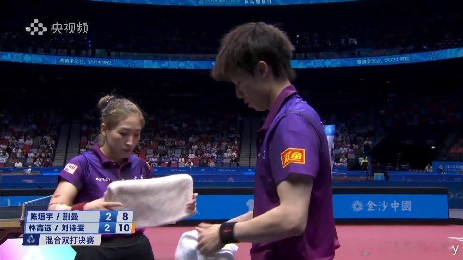 又是11-8，三个11-8，连扳三局，吼吼吼🔥🔥🔥🔥。