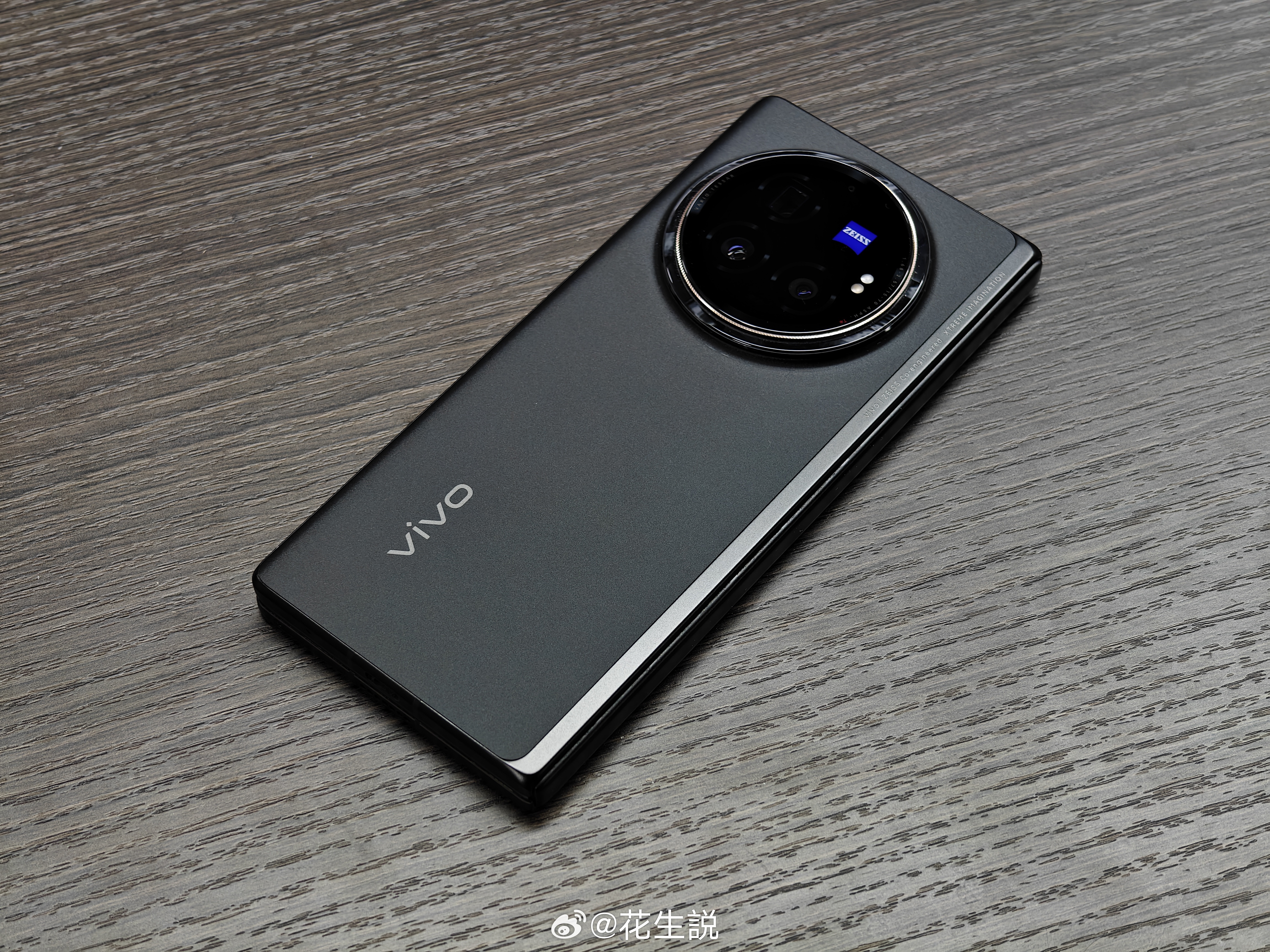 你们说今年vivo有Pro系列的大折吗？不为别的，主要我很期待用上超声波指纹的旗