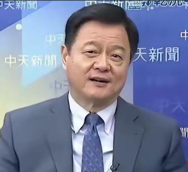 5月15日，台湾旺旺集团副董事长周锡伟说：不要以为大陆就没有鹰派，没有主战派，没