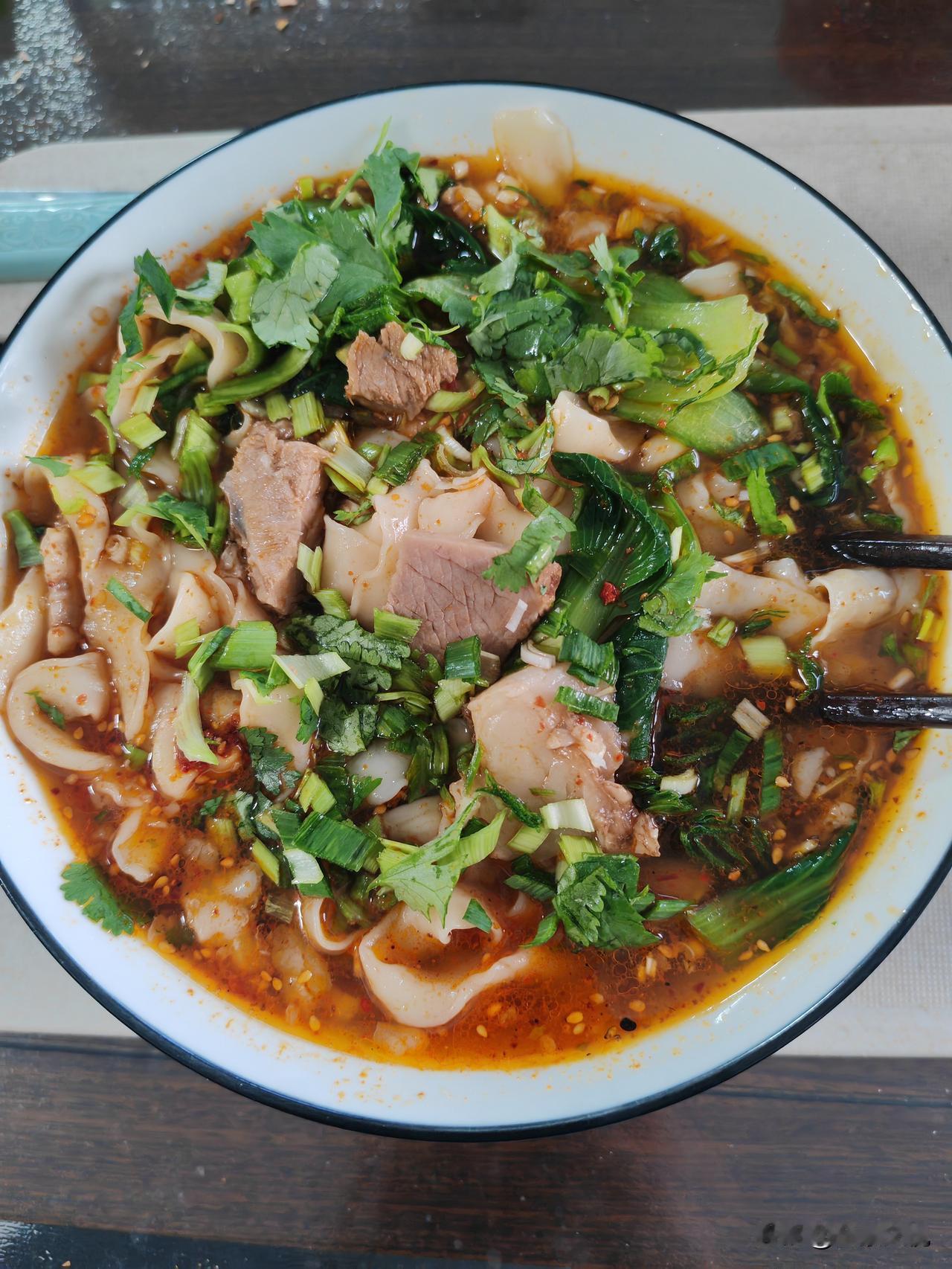 家里自做的牛肉面和荞面牛肉饸饹比外面店里的好吃不知多少倍！
        星期