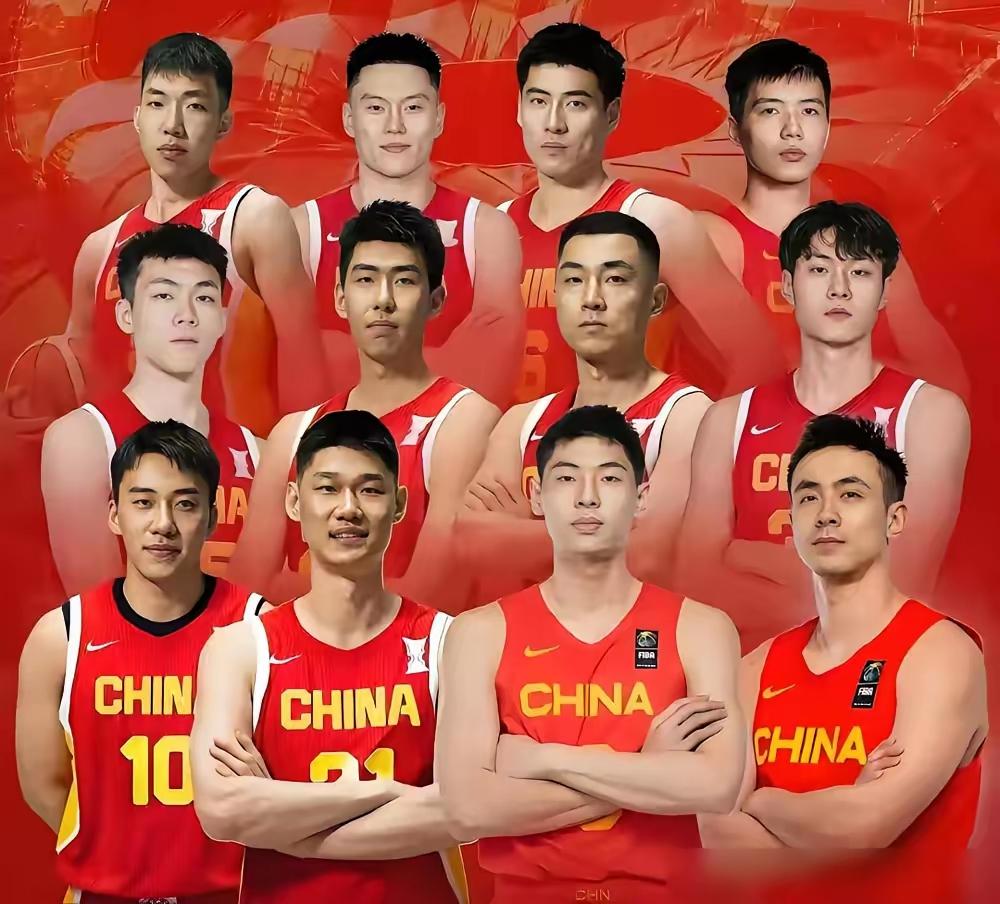 【中国男篮最新消息】在结束杭州热身赛后中国男篮集训队回到北京短暂调整，将于本月底