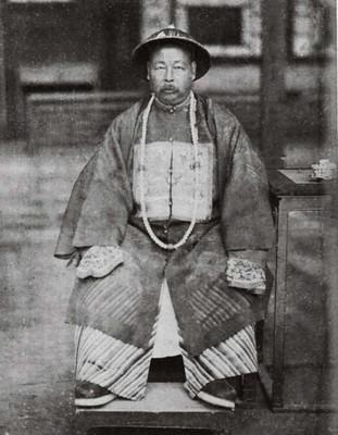 1878年，因收复新疆立下不世功勋，66岁的左宗棠晋封二等侯爵。据说，在廷议的时
