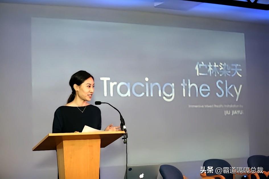 大家听说没？OPPO那个最能打的产品经理——莫妮卡，正式“毕业”啦！
她可不是一