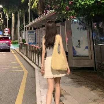 曝顶流女明星退圈生子某顶流女星疑似退圈生子了！她上一次公开亮相还是东方卫视跨年晚