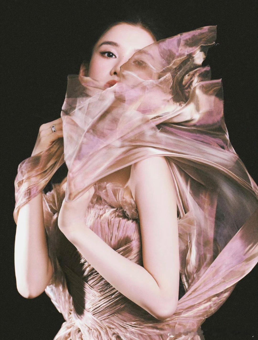 张婧仪亮相深圳比亚迪线下活动，女神降临～张婧仪