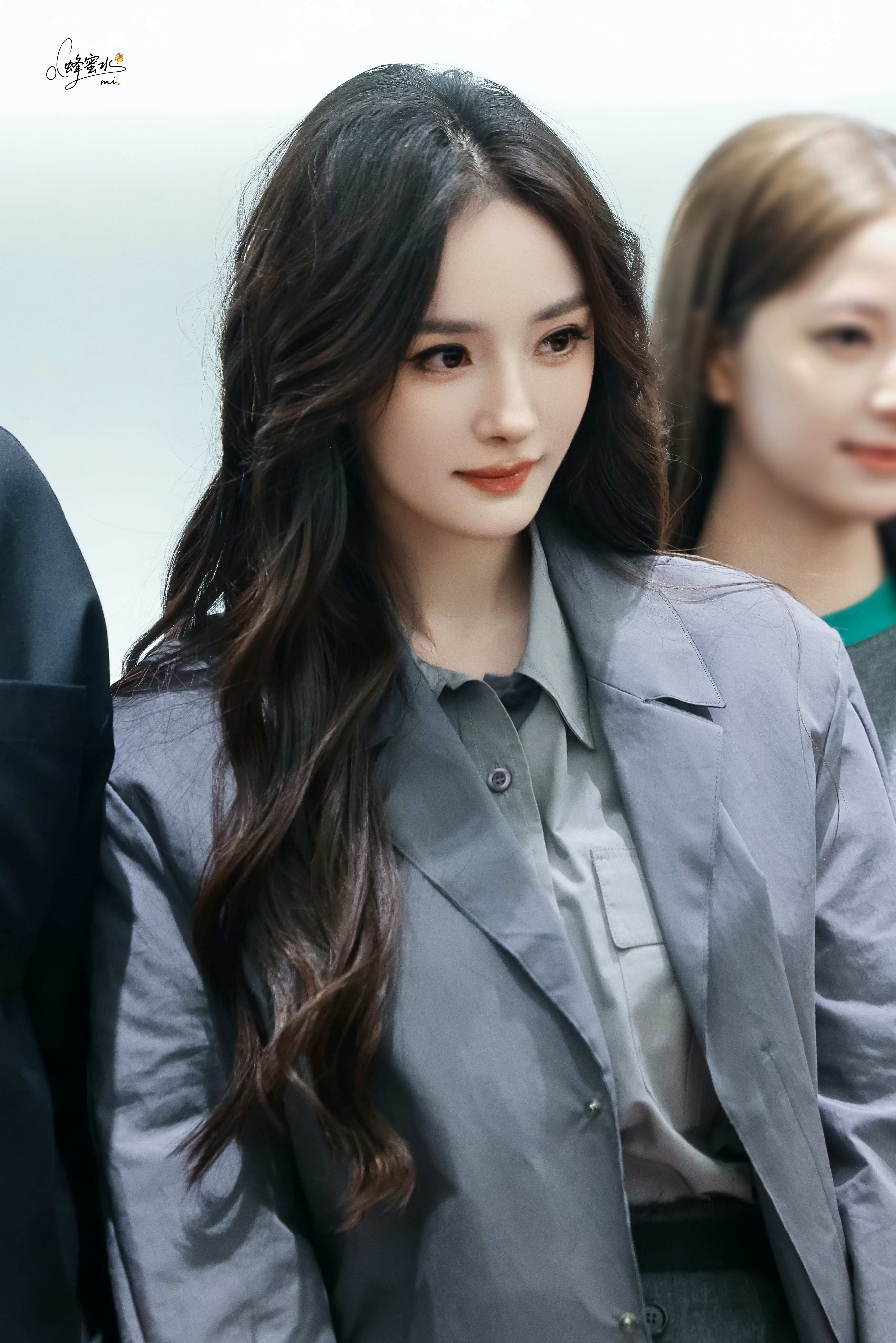 杨幂马龙徐若晗同框Prada品牌代言人杨幂好伟大的一张脸啊！谁懂这才是内娱顶级美