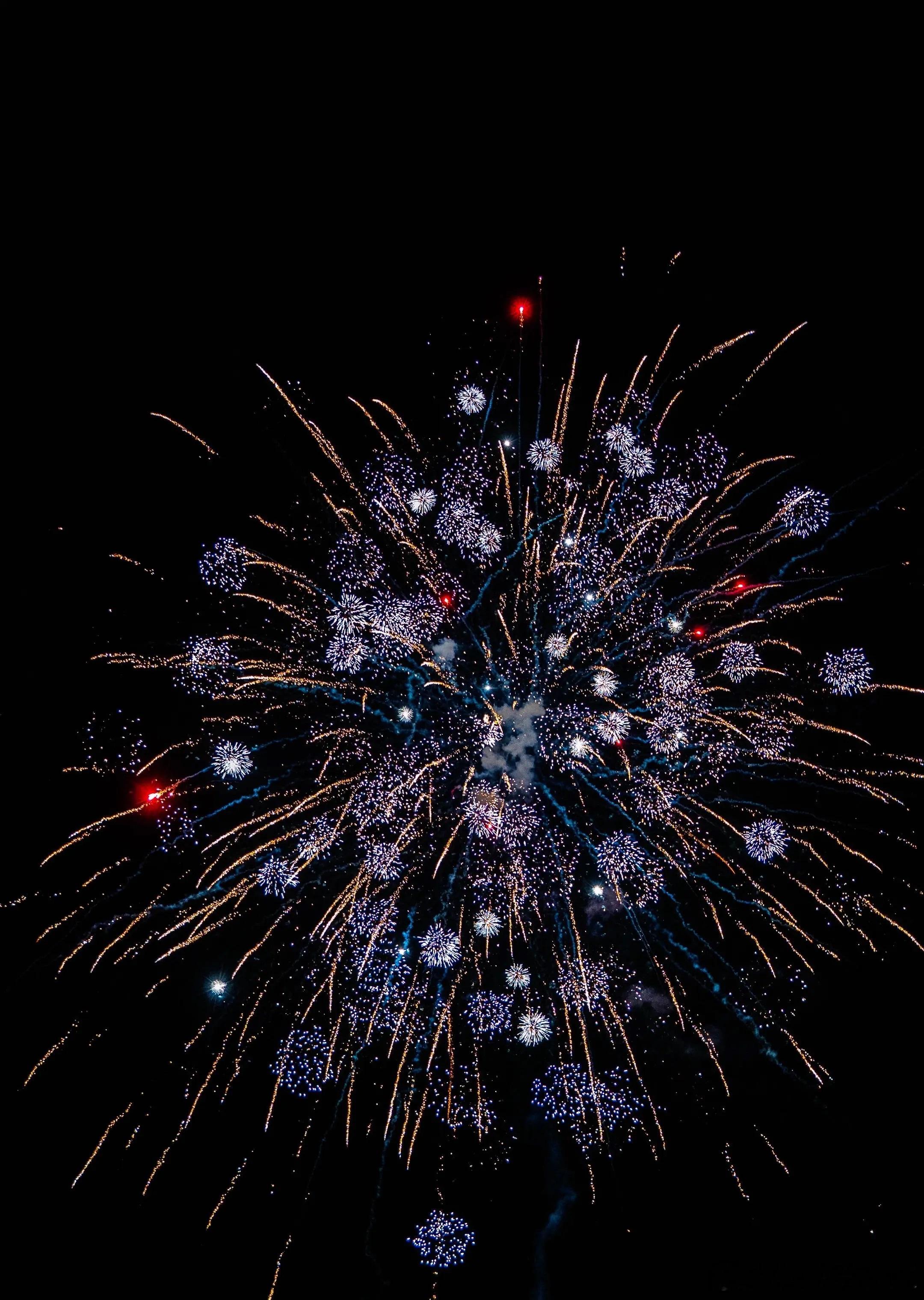 胖哥汽车频道 在烟花下，祝我们都如愿以偿我和汽车的日常春节