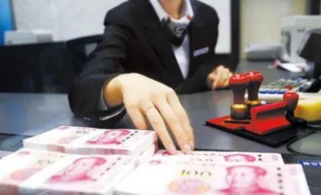 吉林一男子存2000元，30年定期，说好到期本息72万元，没想到30年后，男子去