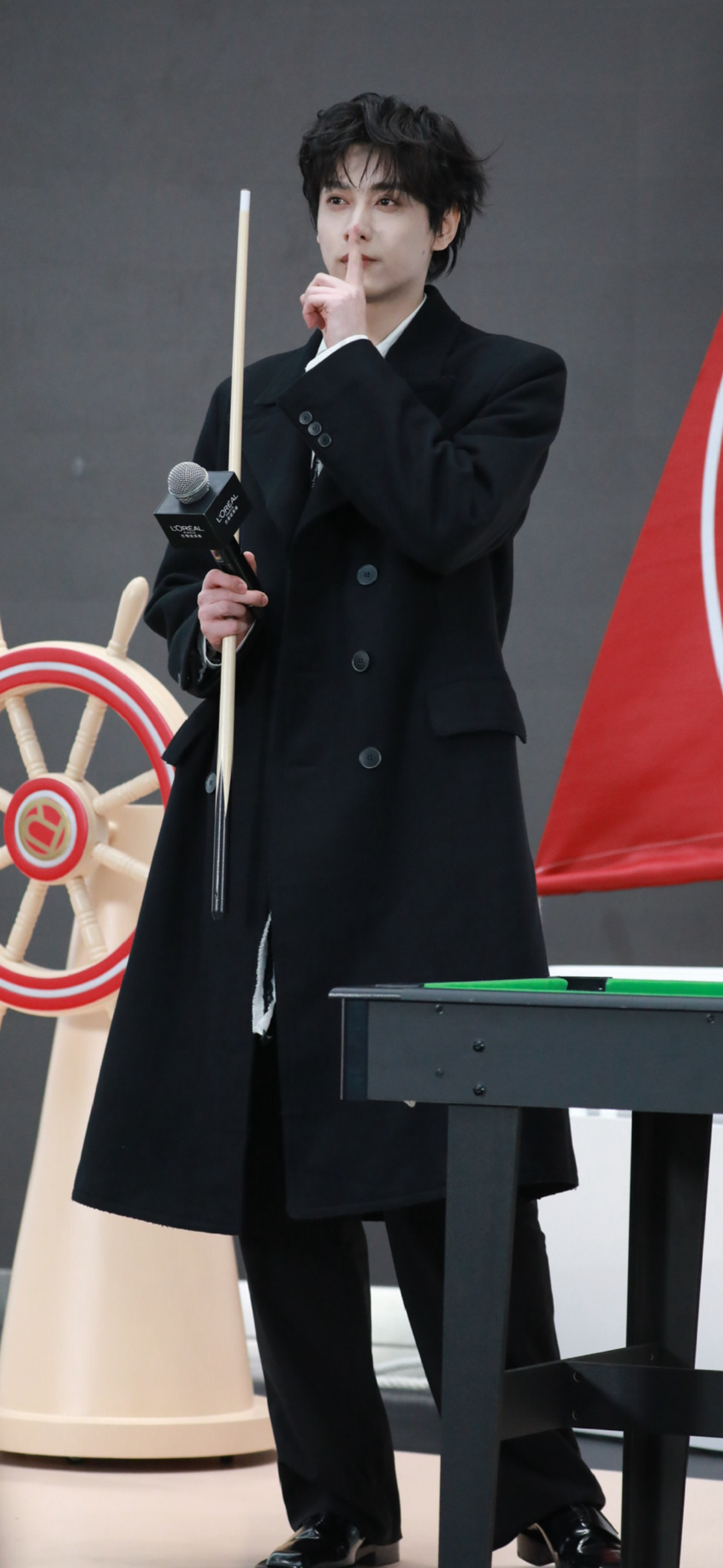 daddy 田栩宁直播打台球田栩宁 光焰名场面还原田栩宁黑色大衣造型